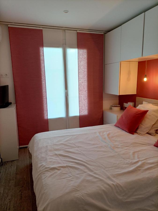 Appartement Proche Mer Avec Terrasse Et Jardin Privatif Hyères Esterno foto
