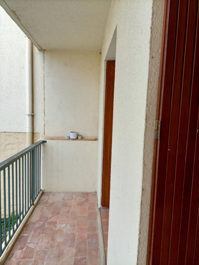 Appartement Proche Mer Avec Terrasse Et Jardin Privatif Hyères Esterno foto