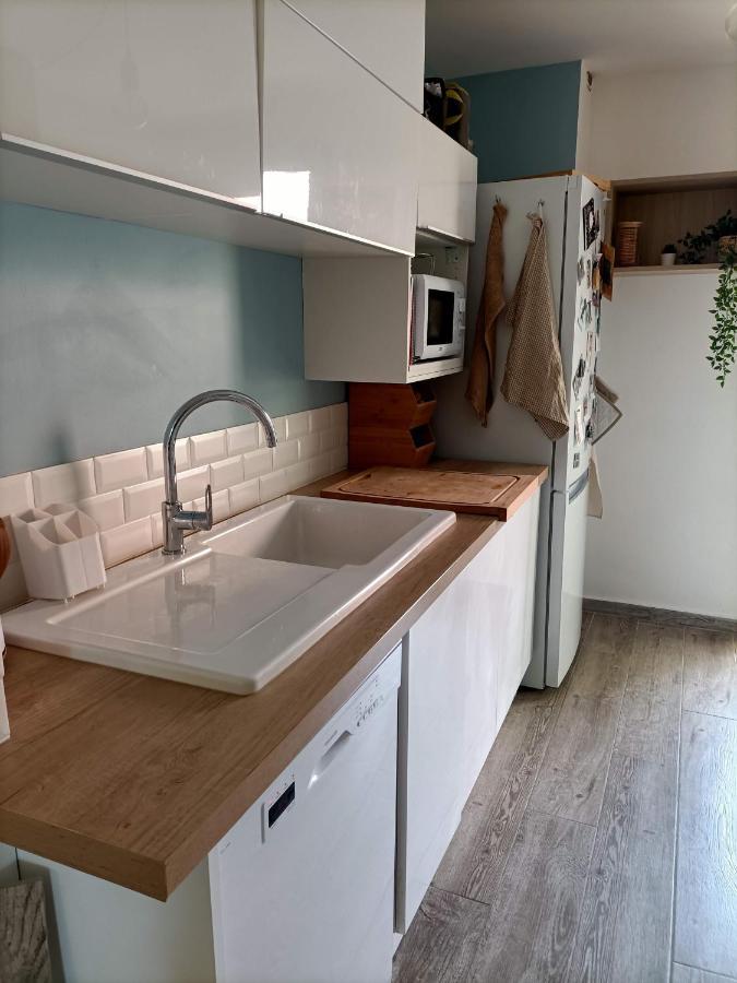 Appartement Proche Mer Avec Terrasse Et Jardin Privatif Hyères Esterno foto